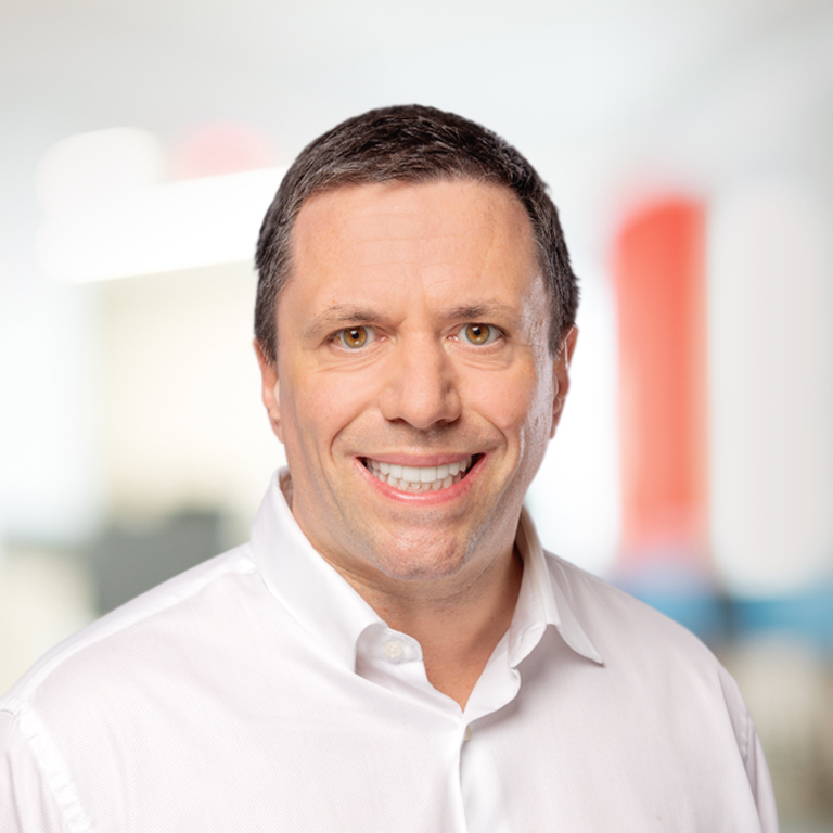 Headshot of Alexander Schmitz