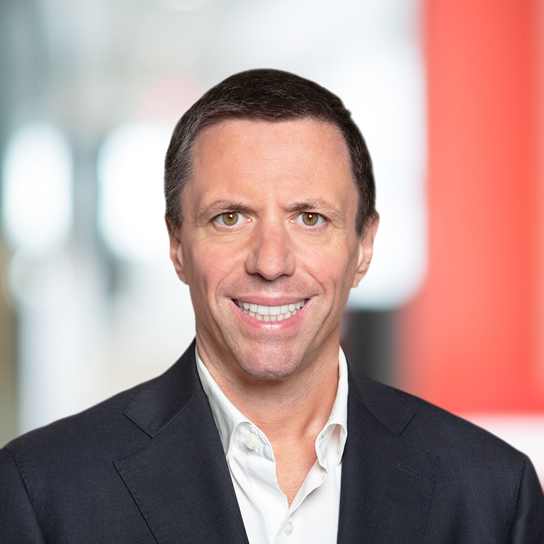 Headshot of Alexander Schmitz