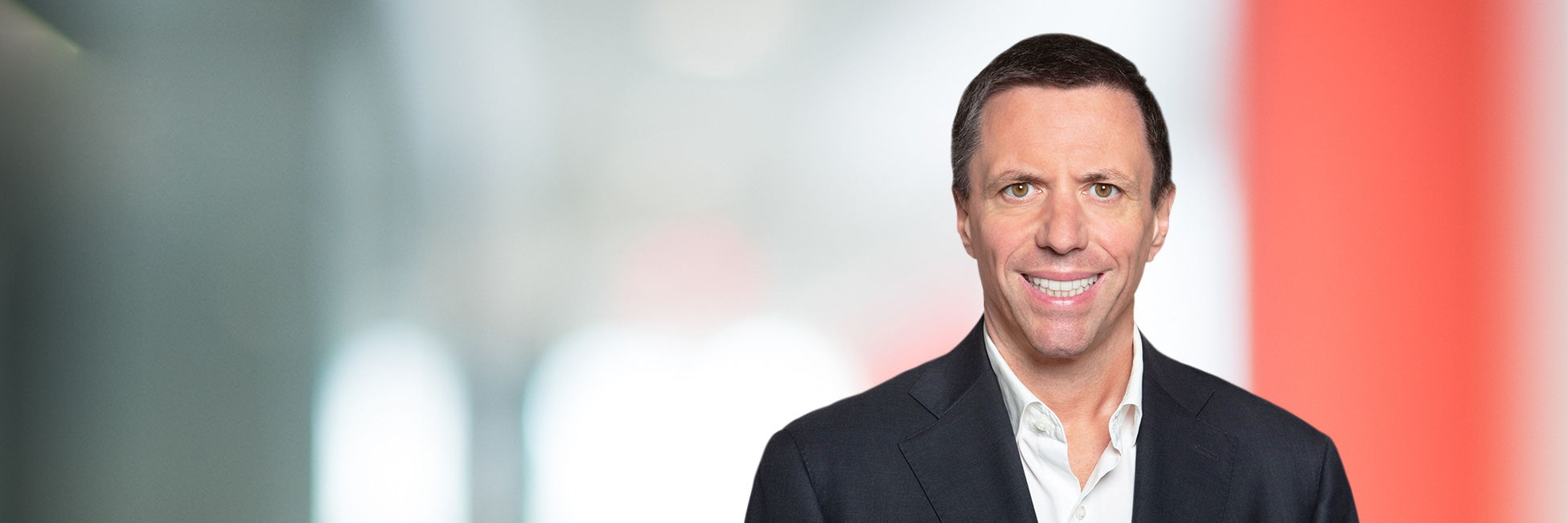 Headshot of Alexander Schmitz