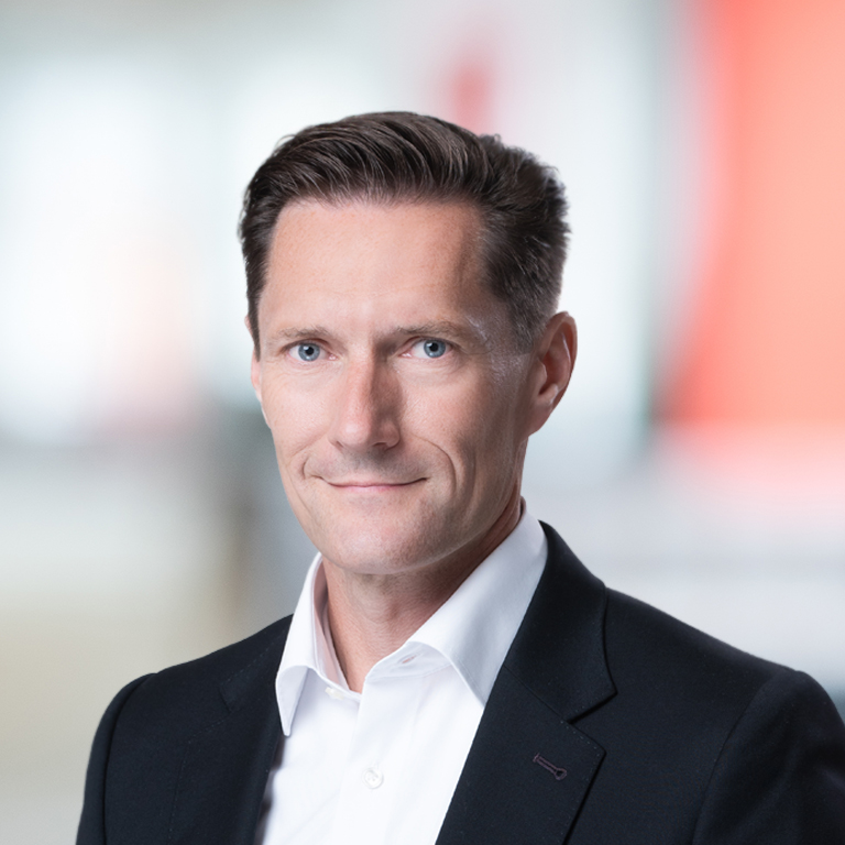 Headshot of Thomas Frost