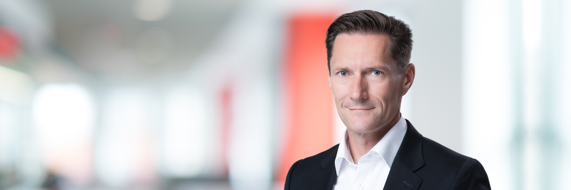 Headshot of Thomas Frost