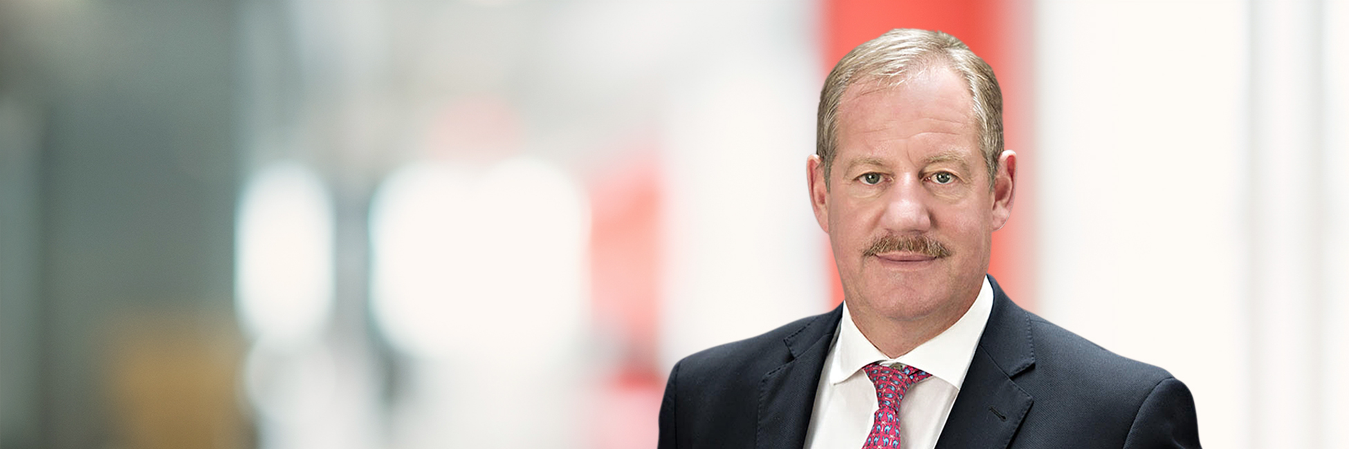 Headshot of Ralf Kalmbach