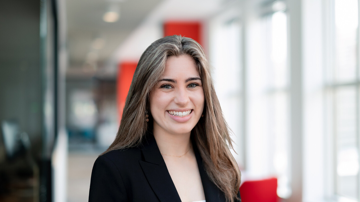 Headshot of Lauren Malenfant