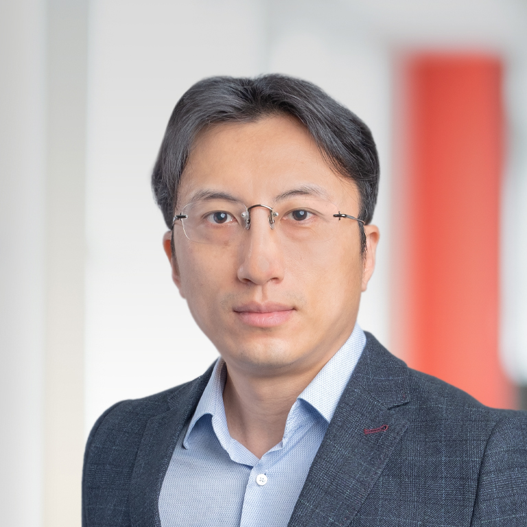 Headshot of Derek Deng