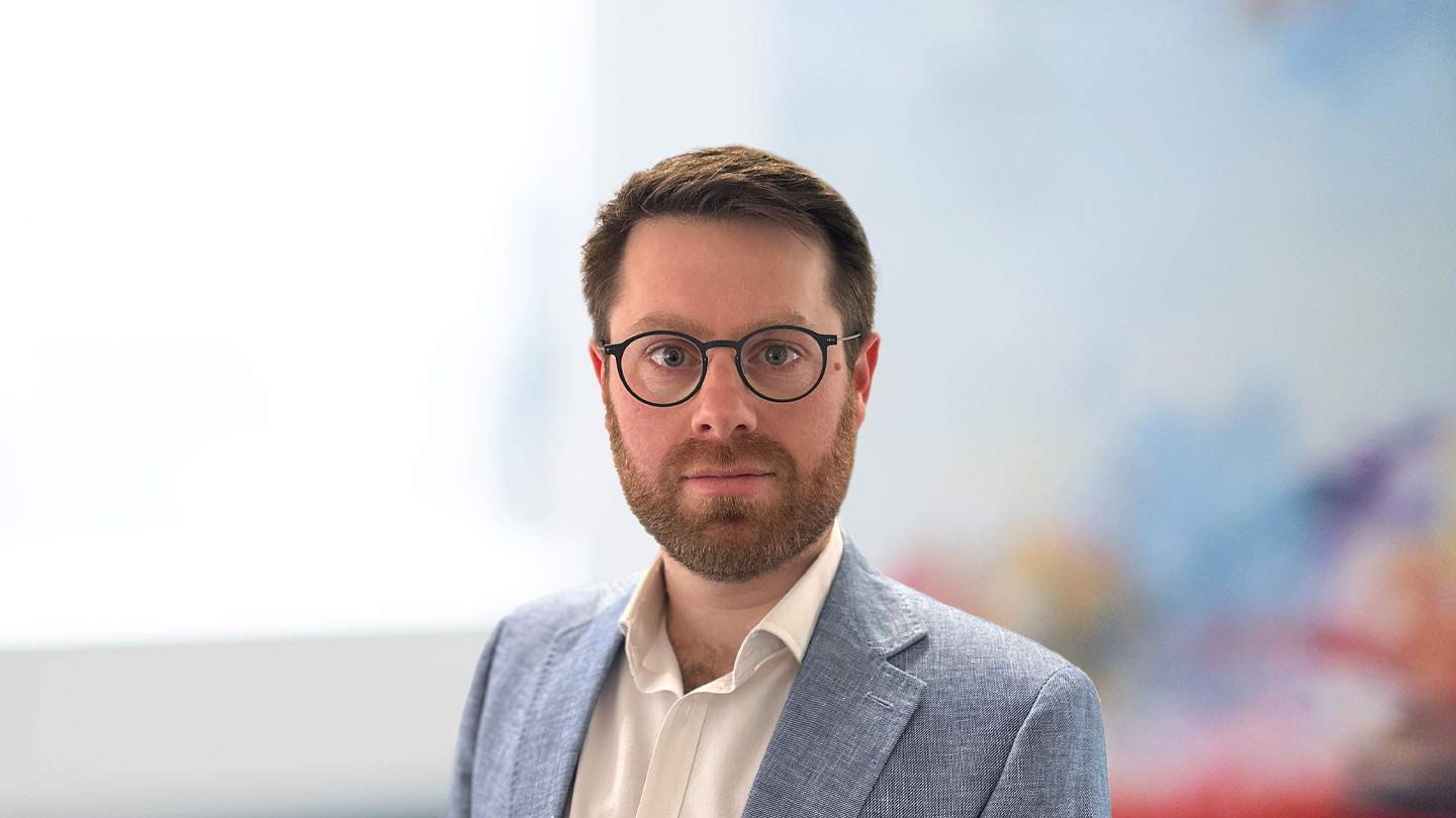 Headshot of Peter Myerson