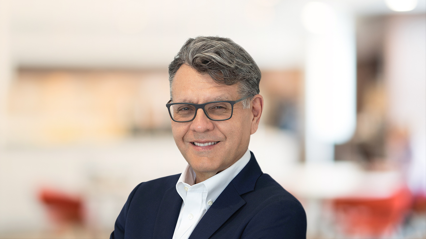 Headshot of Hernan Saenz