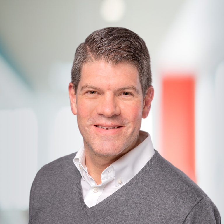 Headshot of Dominik Thielmann