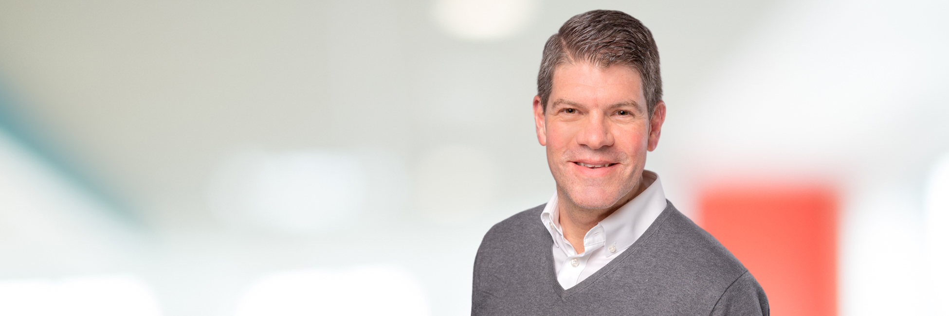 Headshot of Dominik Thielmann