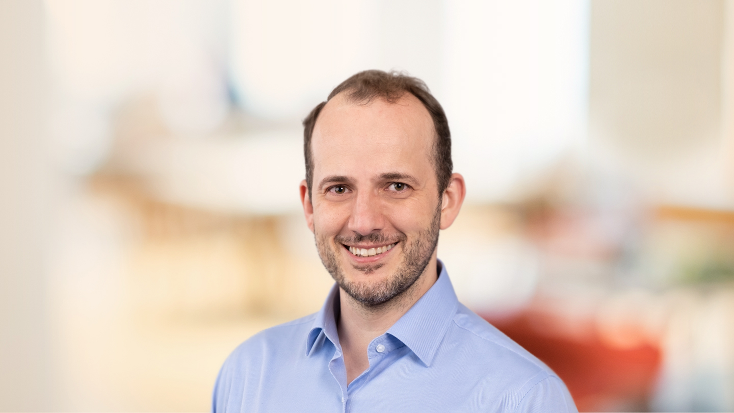 Headshot of Manuel De Soto