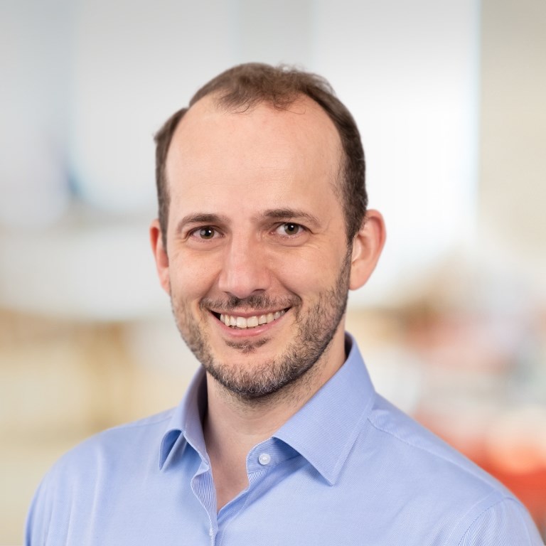 Headshot of Manuel De Soto