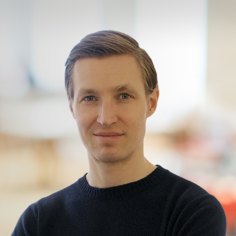 Headshot of Simon Harding