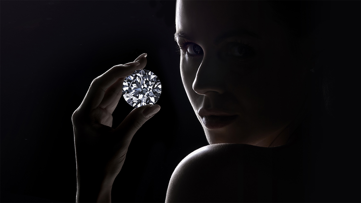 De Beers CEO sees stable natural diamond supply, decent industry