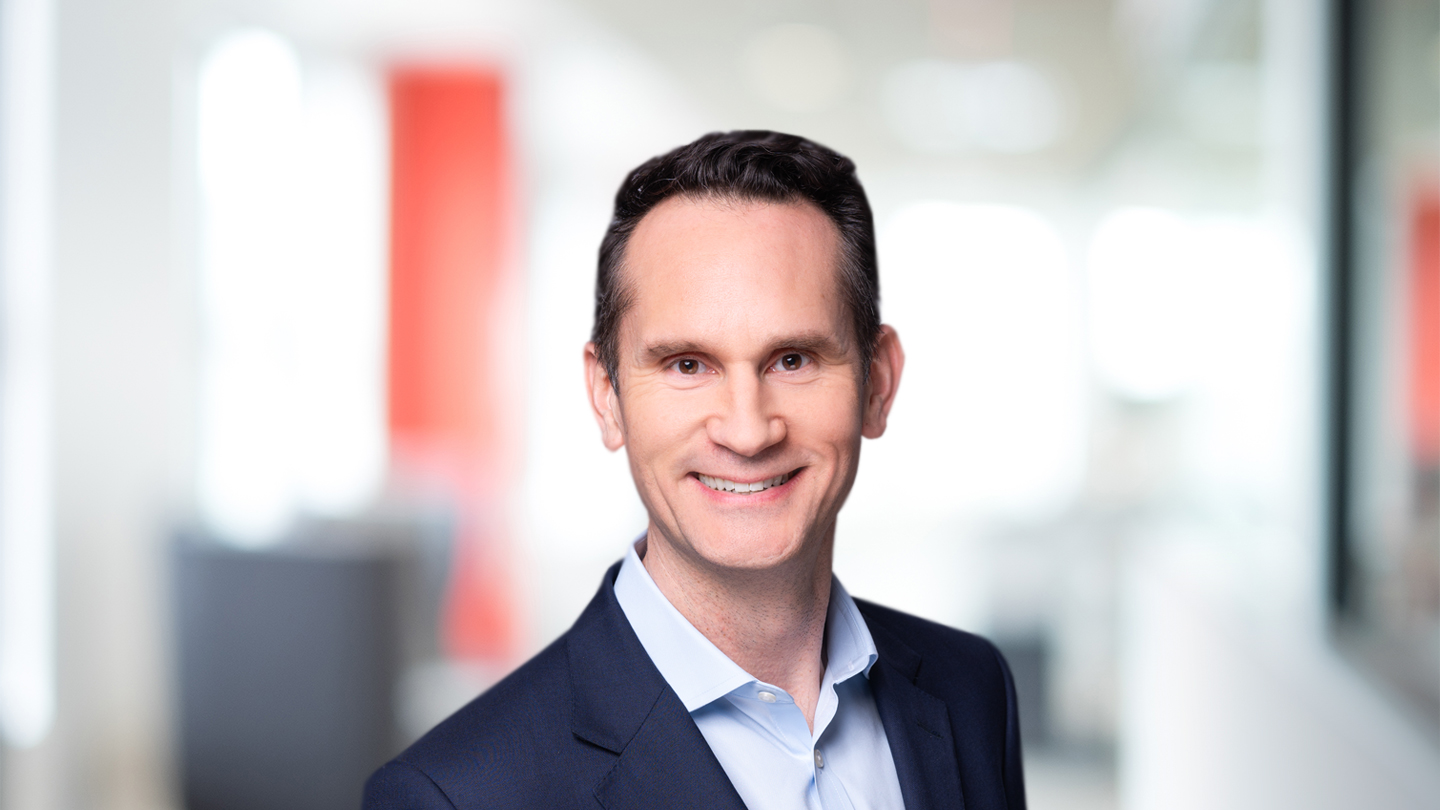 Headshot of Hugo Parkinson