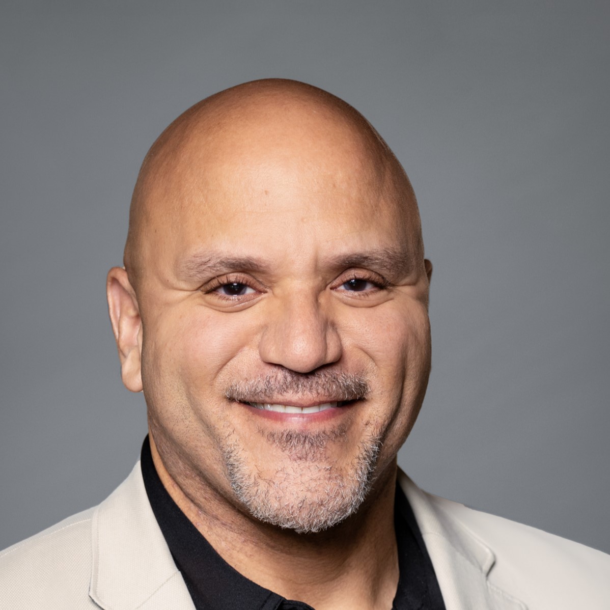 Headshot of Aaron Powell