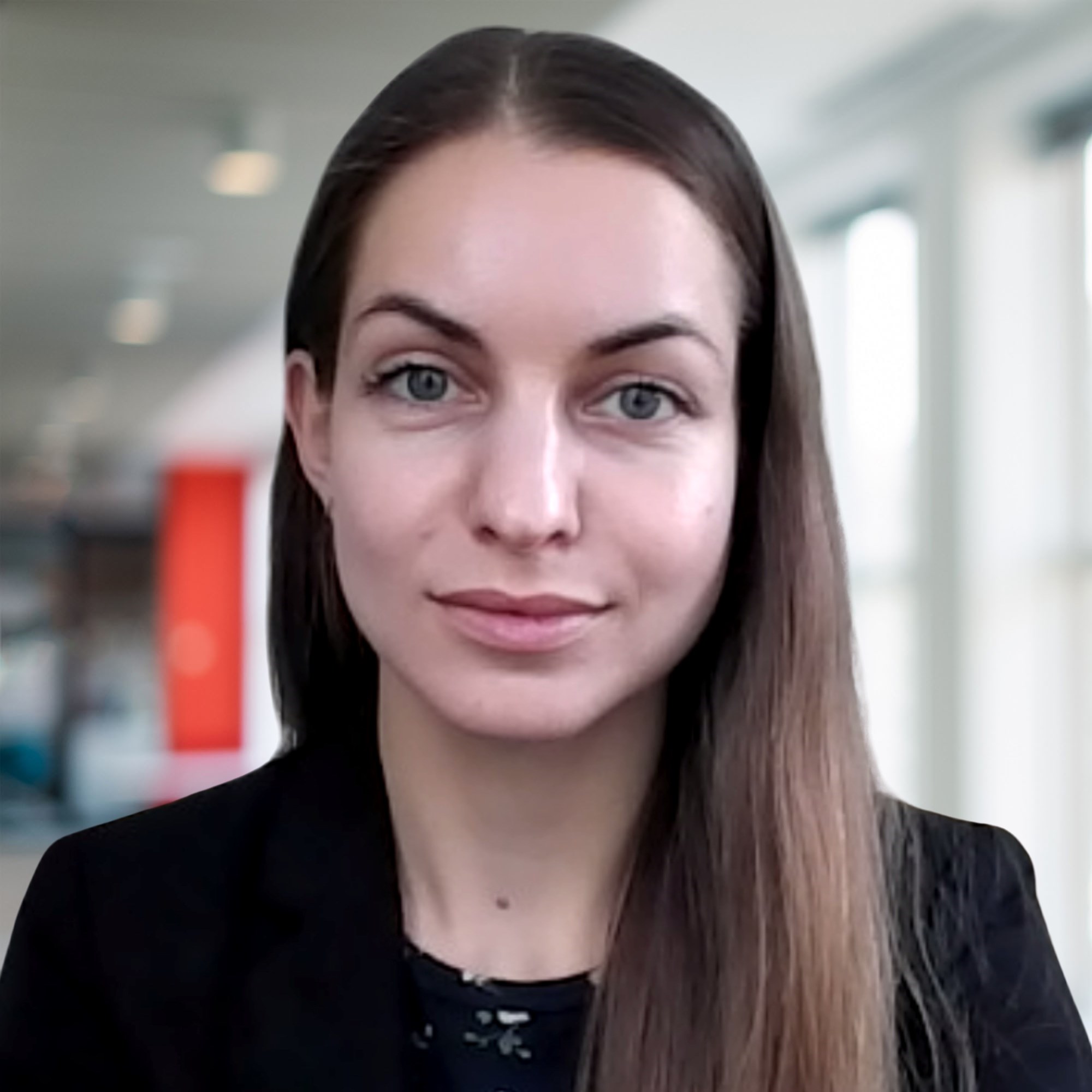 Headshot of Ettie Nikolova