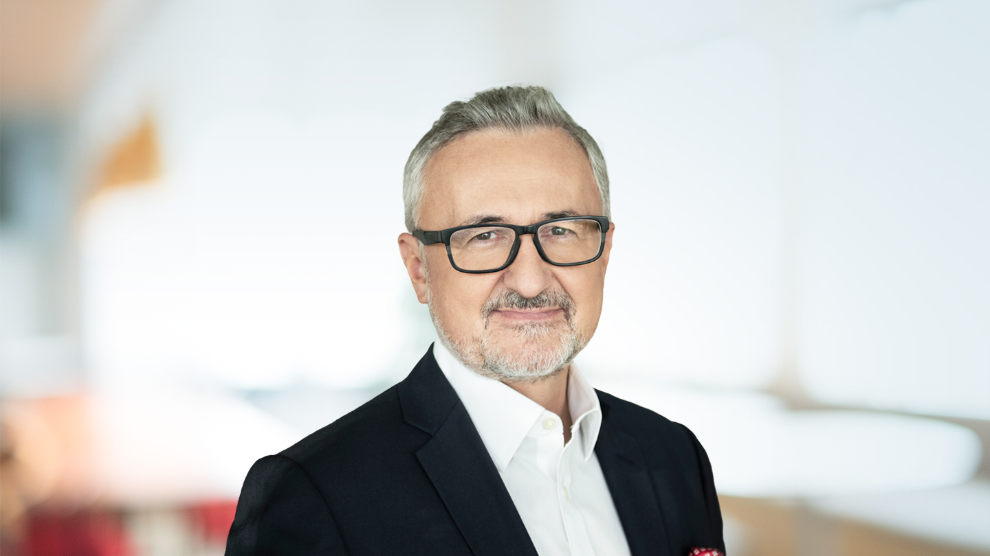 Headshot of Jacek Po?wiata