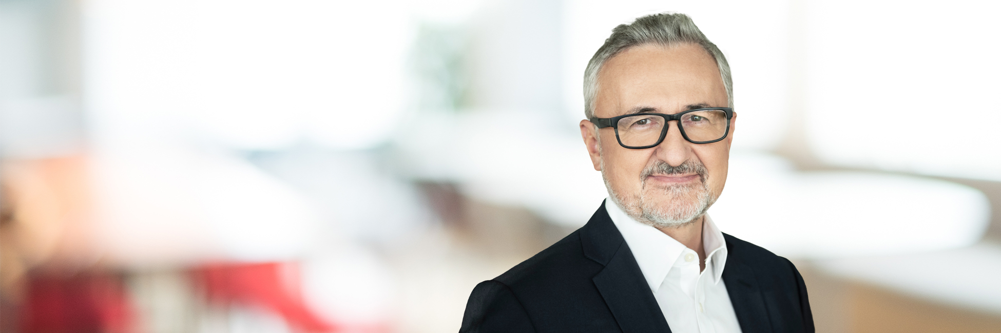 Headshot of Jacek Po?wiata