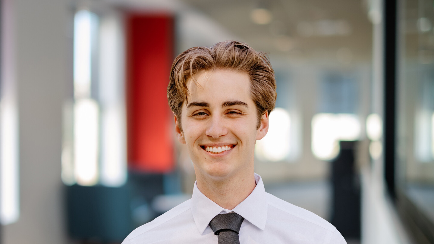 Headshot of Ryan Thrush