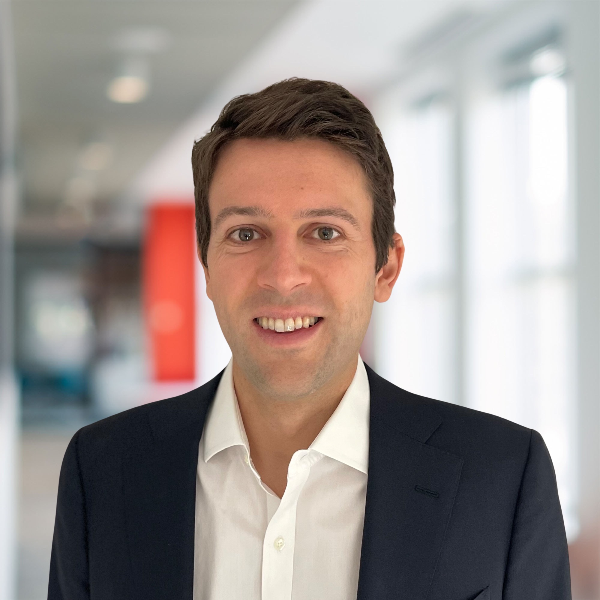 Headshot of Peter Henle