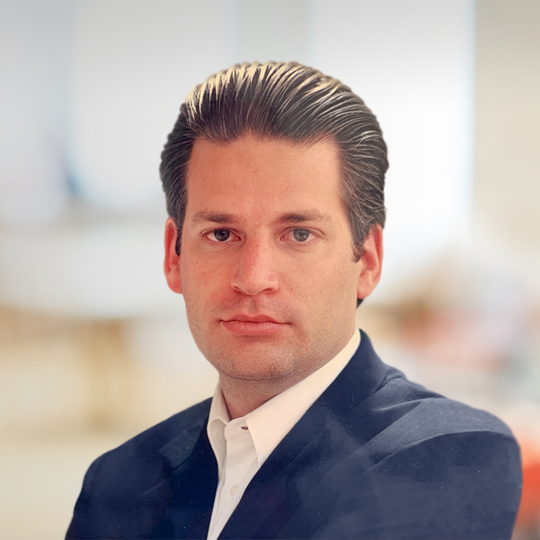 Headshot of Ruy Santiago