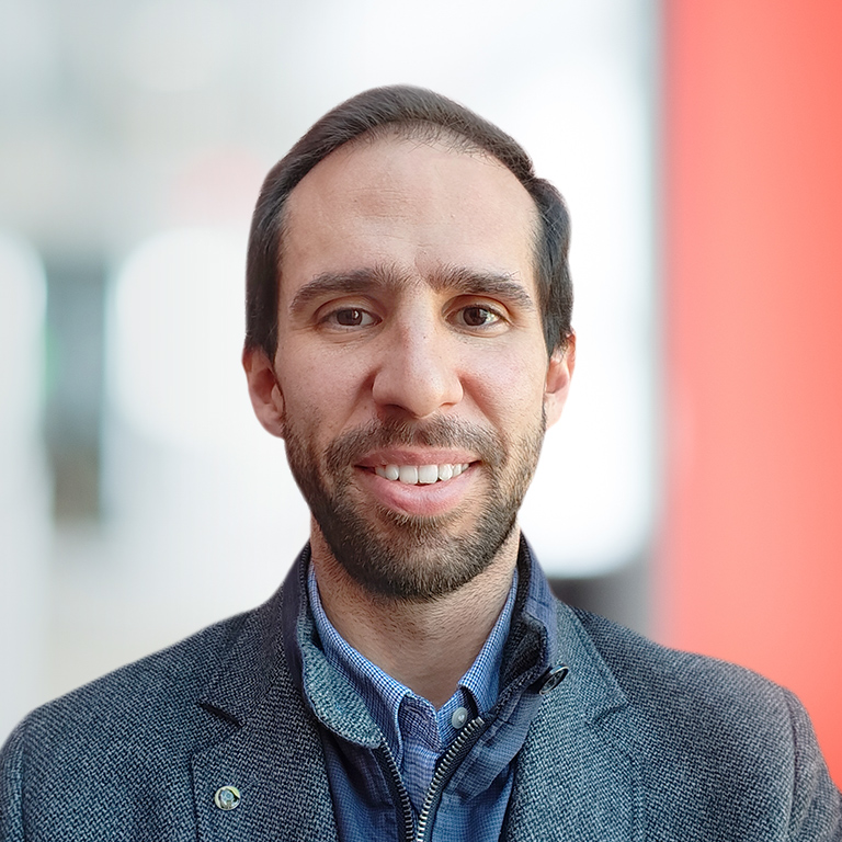 Headshot of Javier Di Deco