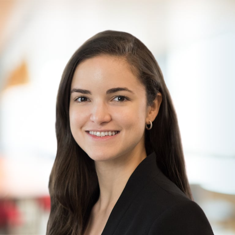 Headshot of Mónica Oliver