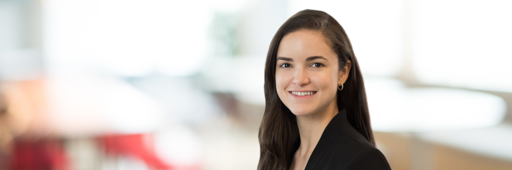Headshot of Mónica Oliver