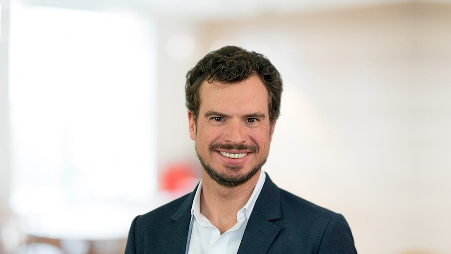 Headshot of Ingo Janisch