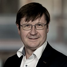 Headshot of Andreas Kaempf