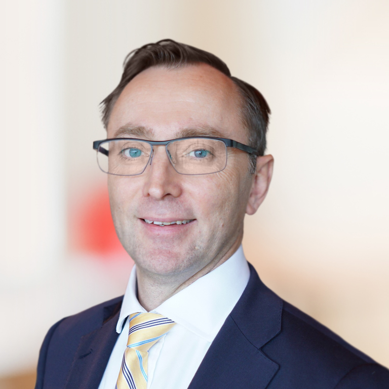 Headshot of Andrew Singer