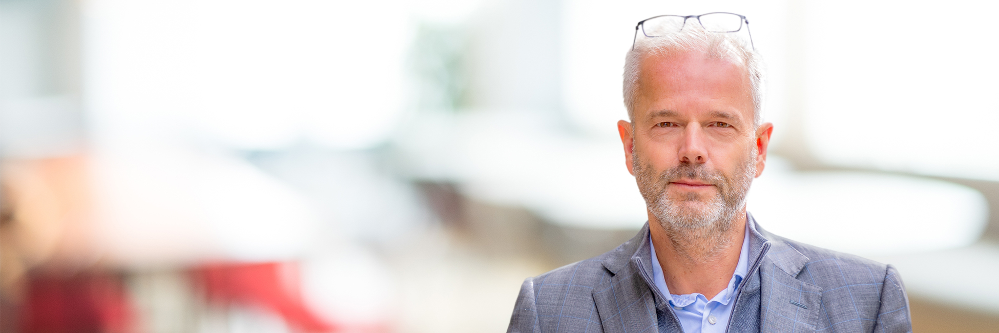 Headshot of Ernst van Duijn