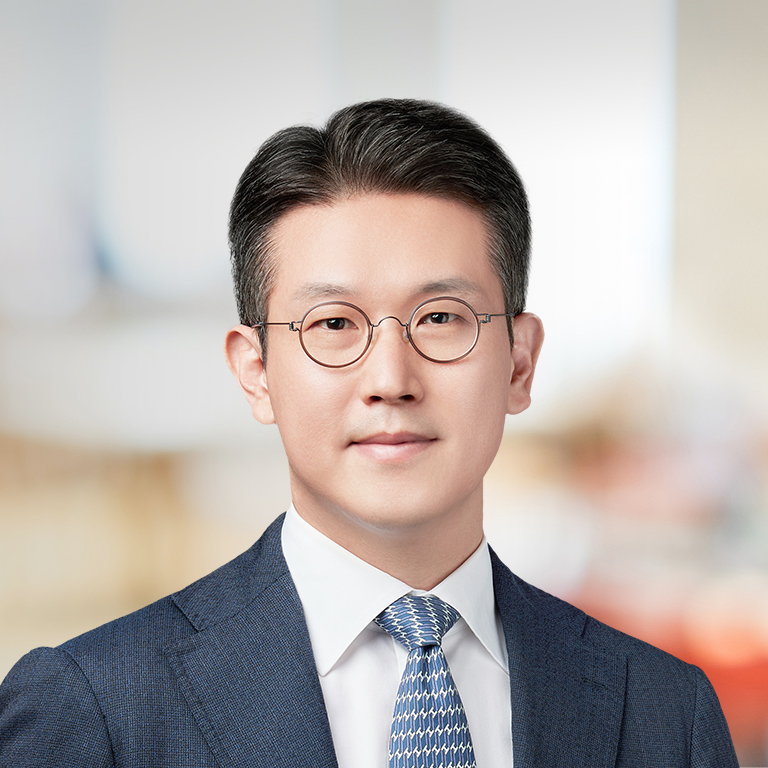 Headshot of Jiwook Chang