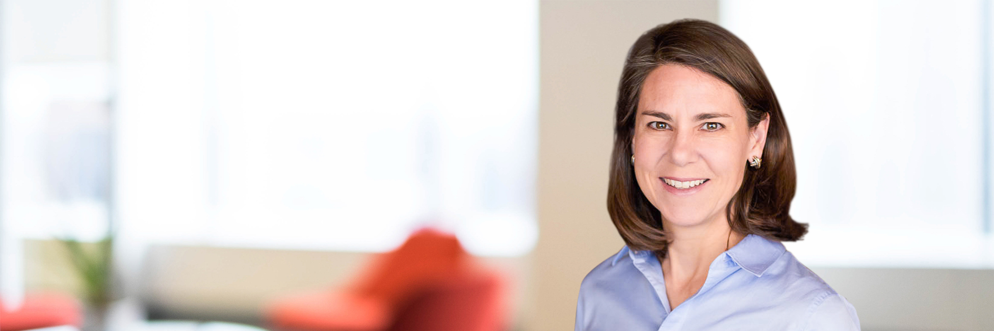 Headshot of Heidi Deringer