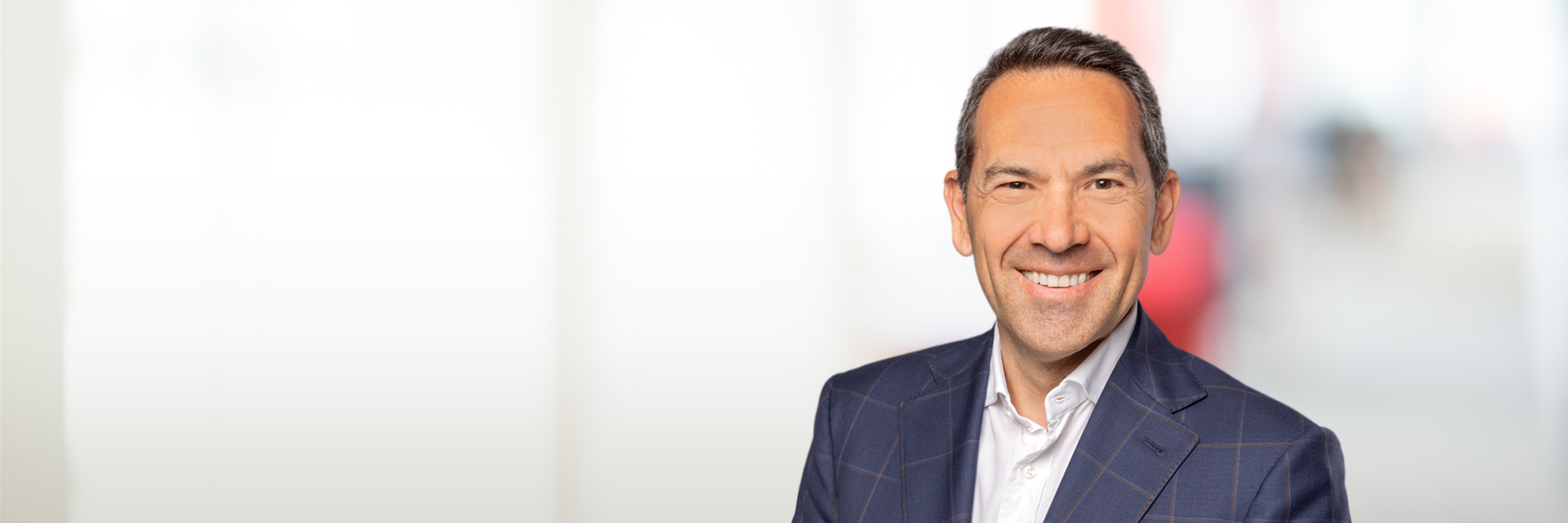 Headshot of Andrea Isabella