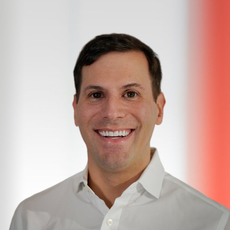 Headshot of Ian Weber