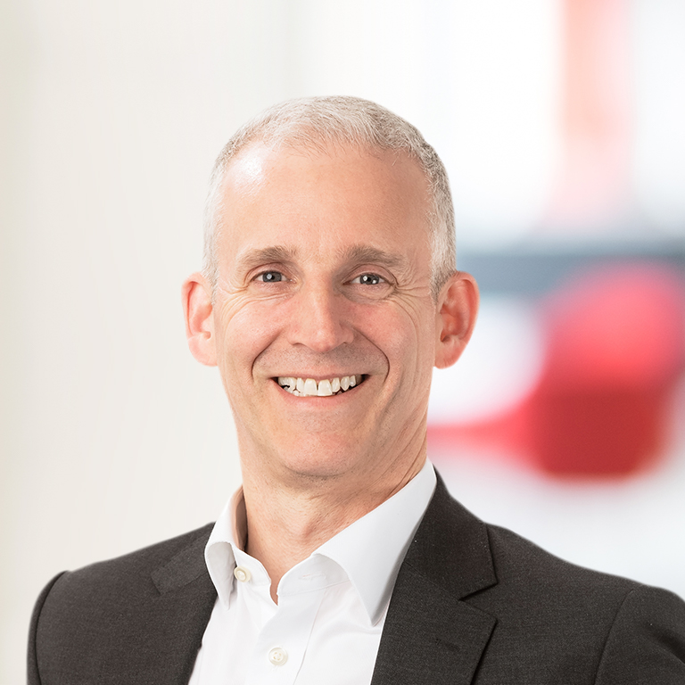 Headshot of Roland Sonnenberg