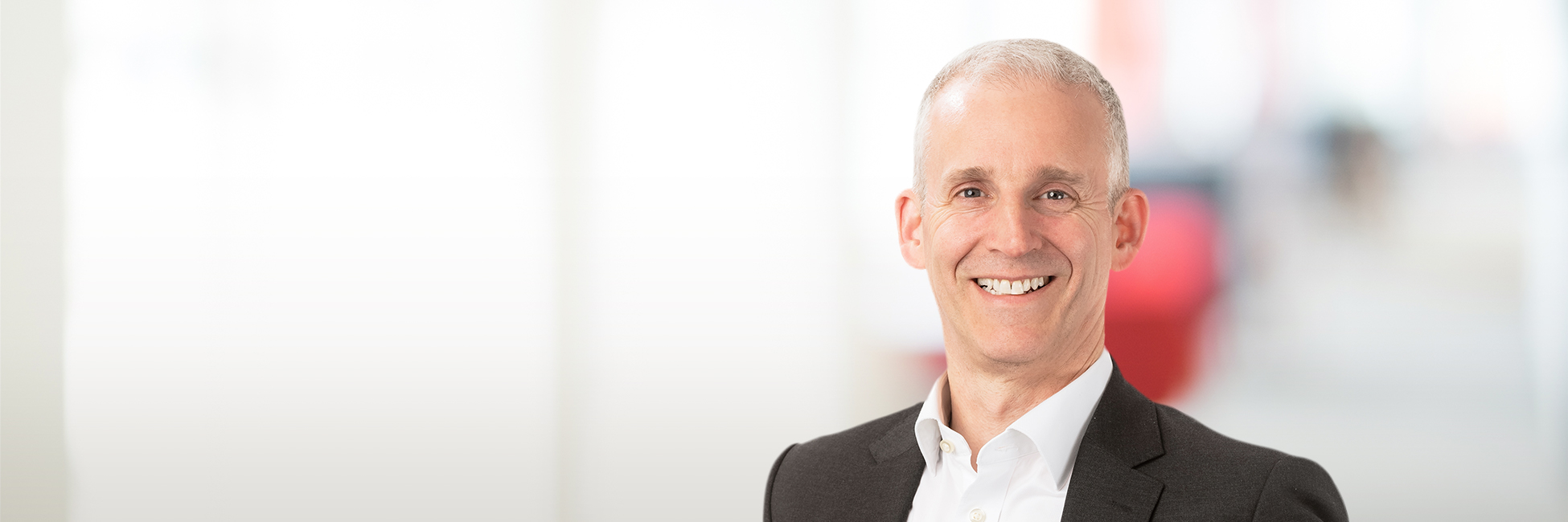 Headshot of Roland Sonnenberg