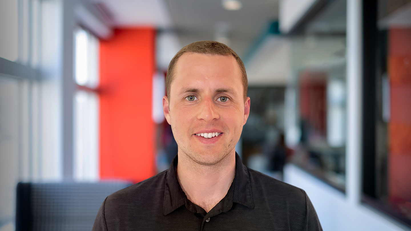 Headshot of Derek Enge