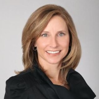 Headshot of Carolyn Saunders