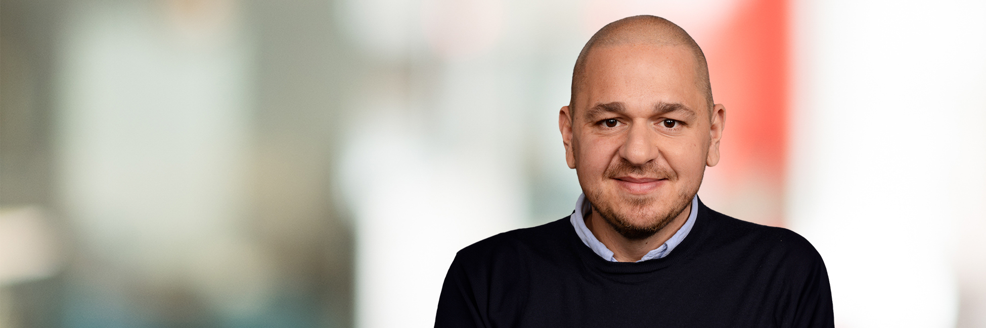 Headshot of Sebastian Schömann