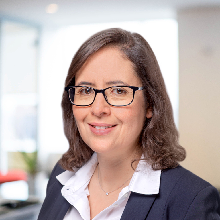 Headshot of Safia Limousin