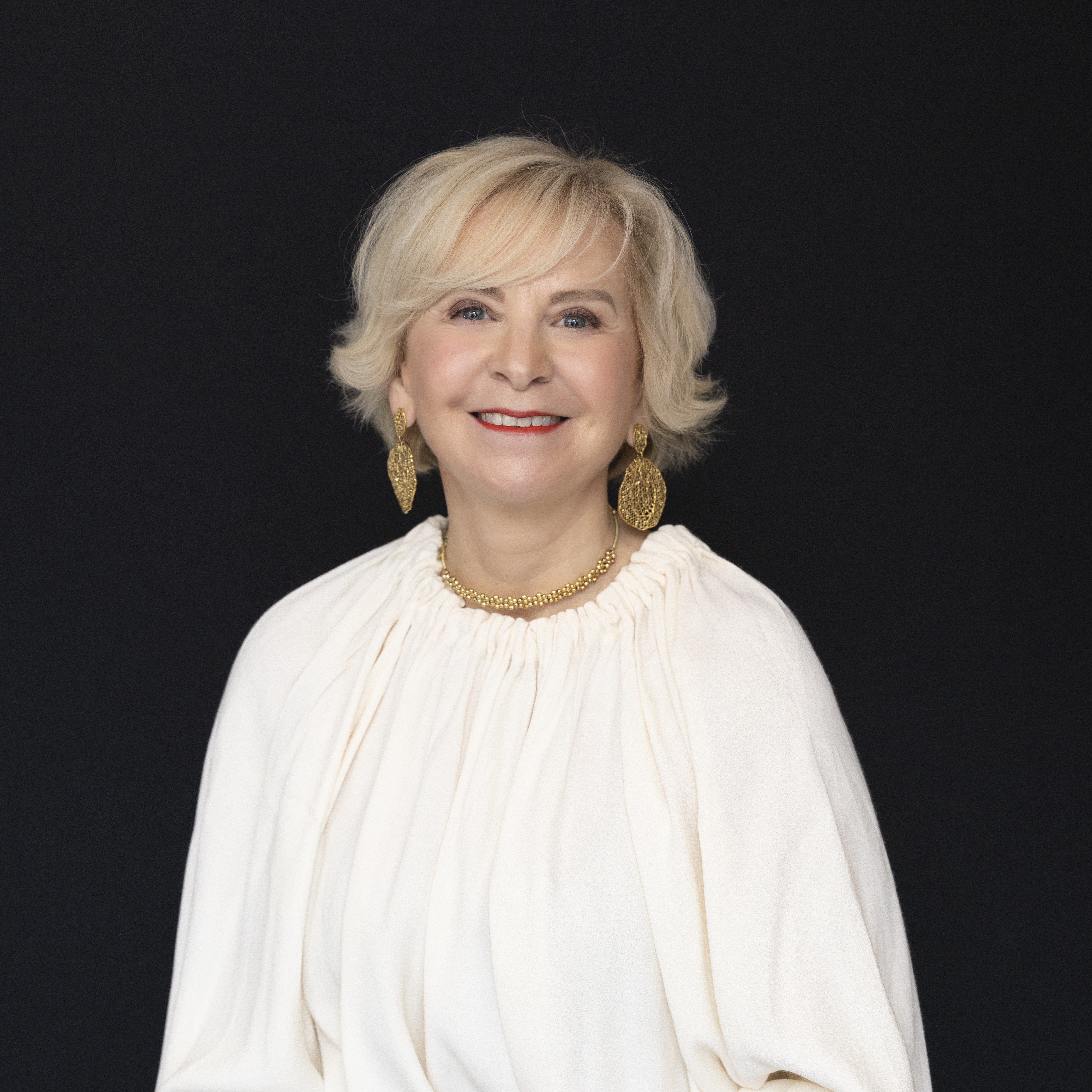 Headshot of Bénédicte Epinay