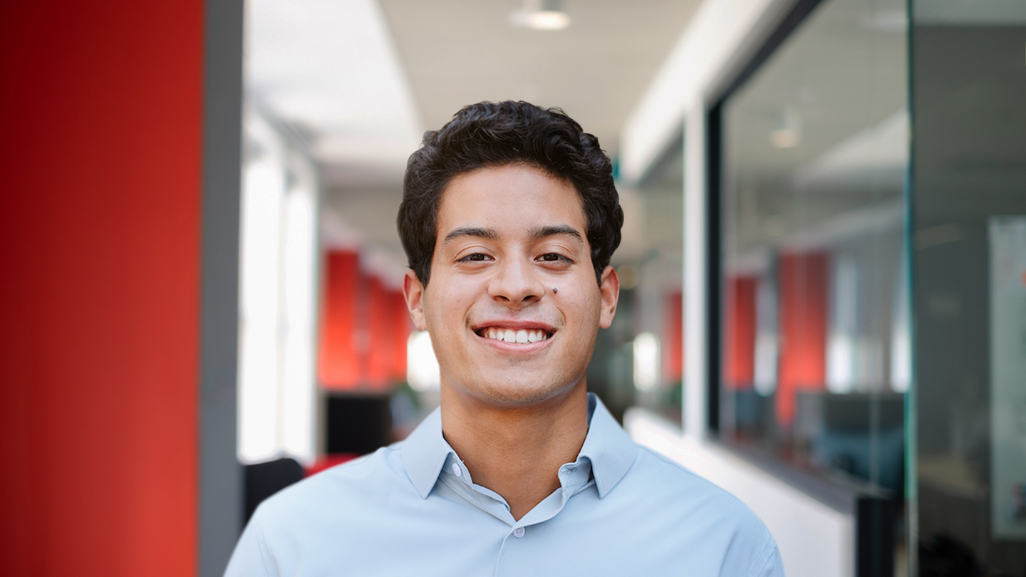 Headshot of Carlos Lewis
