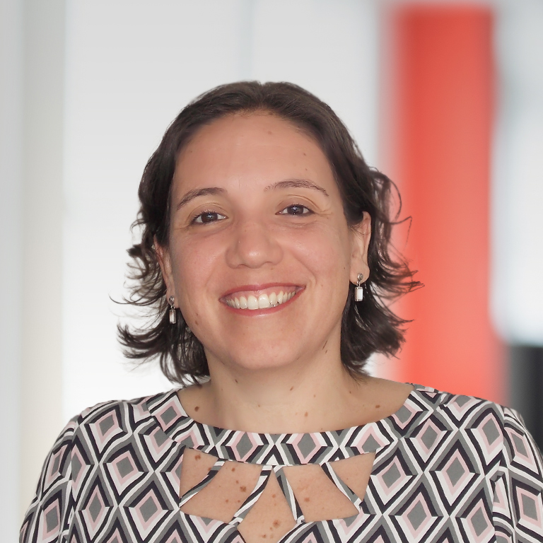 Headshot of Mariana Zaparolli Martins