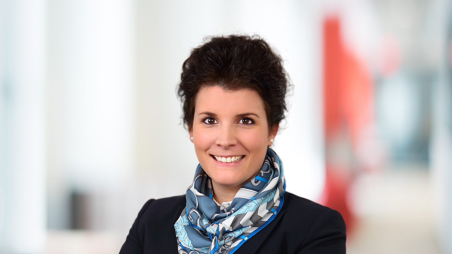 Headshot of Stefanie Jacobsen