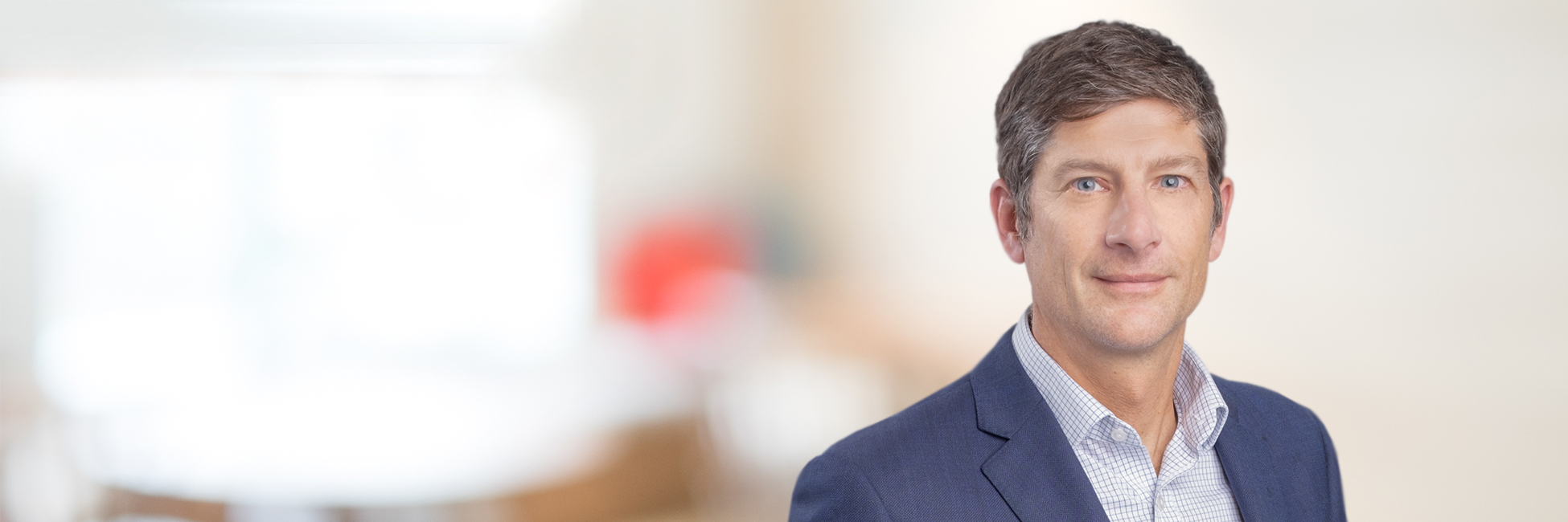 Headshot of Damien Angus