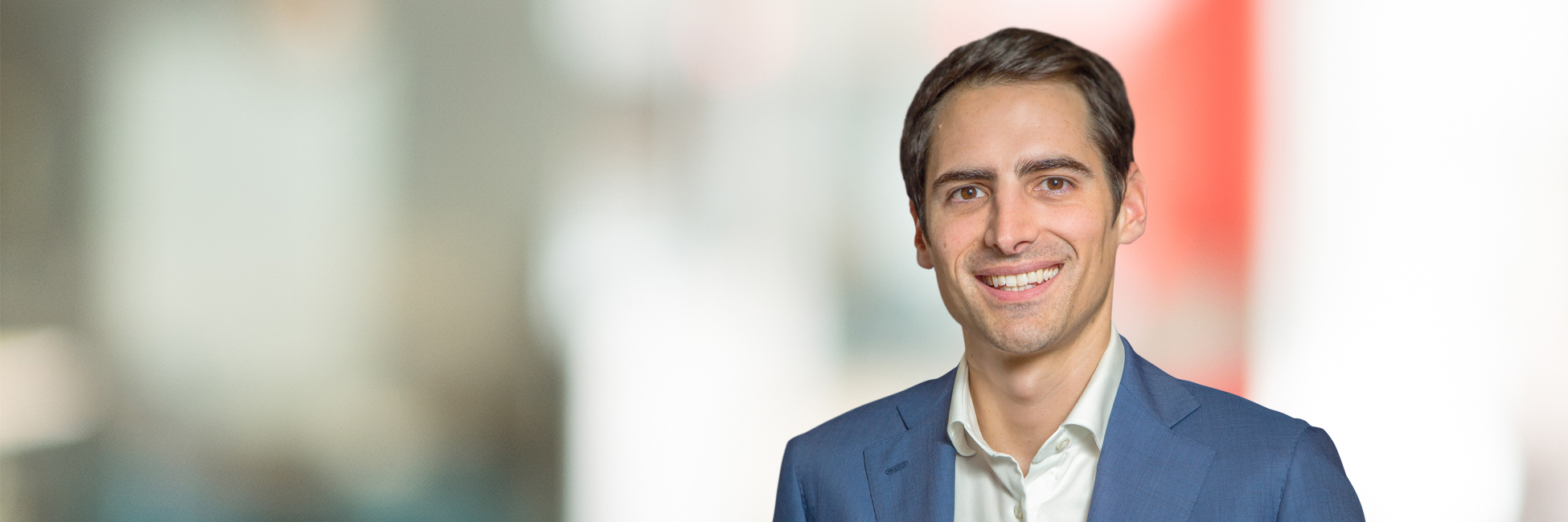 Headshot of Alejandro Navarro