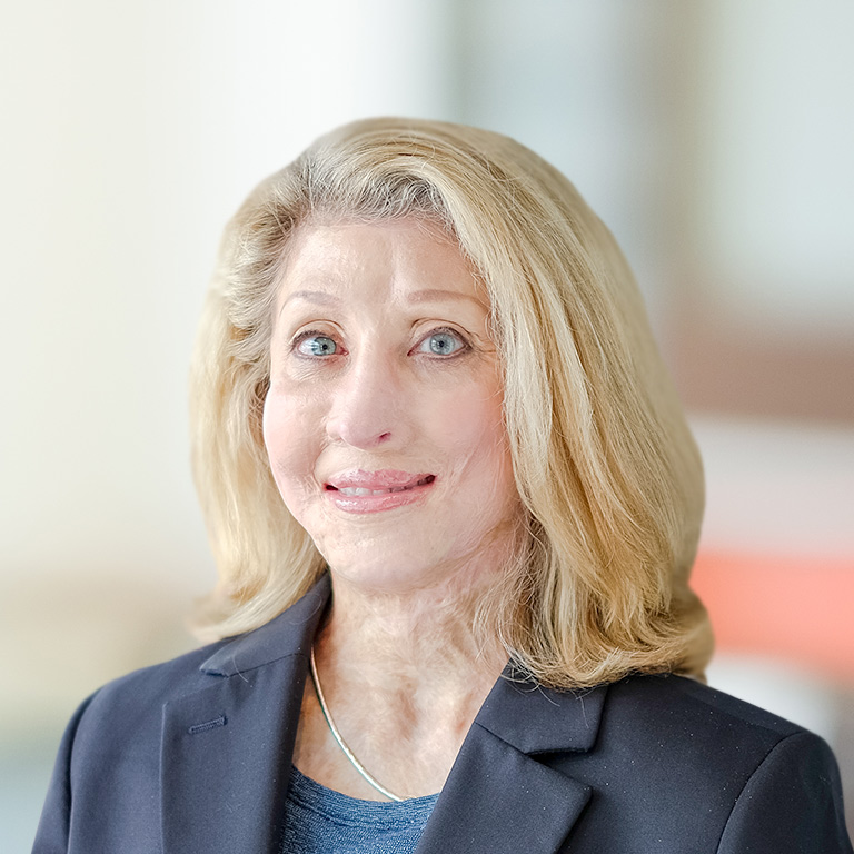 Headshot of Laura Hollister