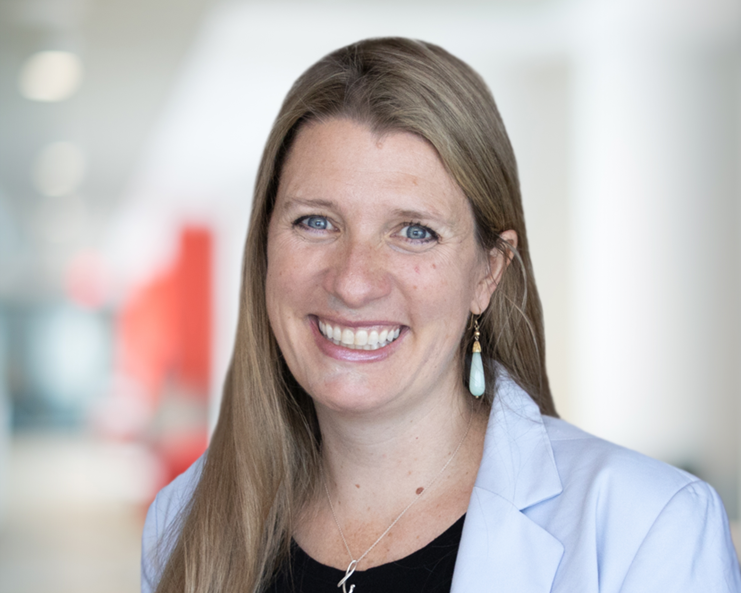 Headshot of Betsy Peretti