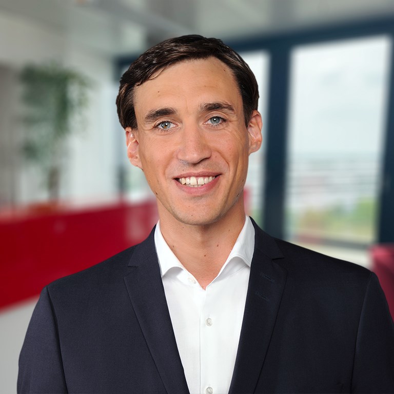 Headshot of Moritz Hausmann